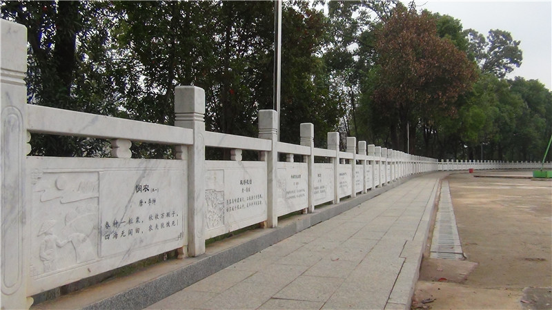 1539323645904148.jpg 5.古诗词长廊1.jpg