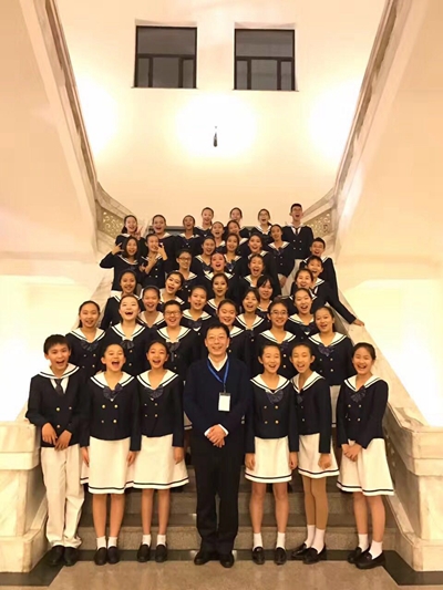 中学音乐老师2.JPG